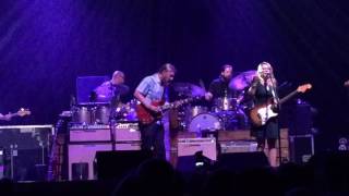 Tedeschi Trucks Band - Laugh About It