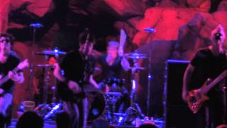 Crossfade - Drown you out. Great Video!