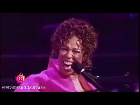 Roberta Flack Sings “A Woman’s Worth” to Alicia Keys at Essence Awards 2002