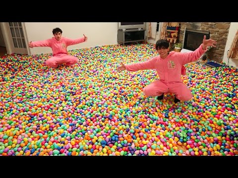 EPIC EASTER EGG PRANK ON FAMILY! (100,000+ EGGS) EPIC EASTER EGG PRANK ON FAMILY! (100,000+ EGGS)