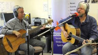 Mainly Folk Live Sessions: Buddy Mondlock - Comin' Down In The Rain