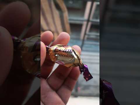 Tiffany Eclair Chocolate #tiffany #eclairchocolate #shortfeed #uniqueshorts #uniquefood #foodreview