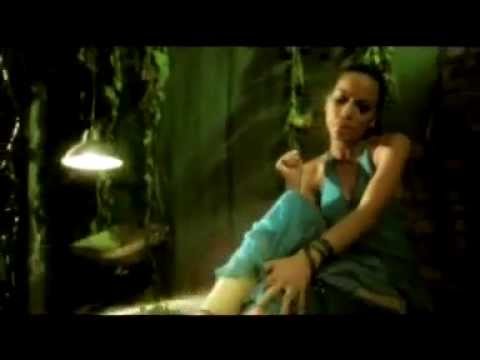 Thể hiện bởi Hồ Ngọc Hà