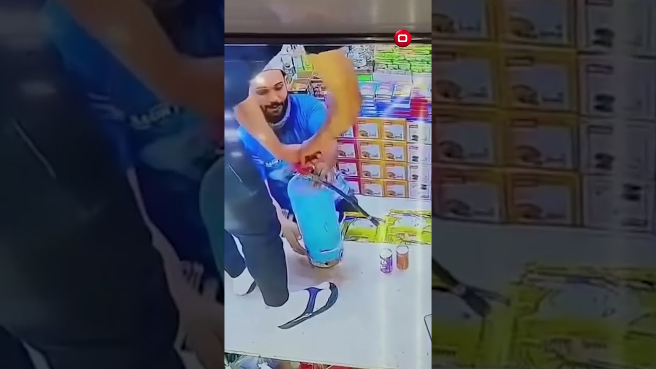 فيديو | تصرف بطولي يُنقذ تكسي من الاحتراق
