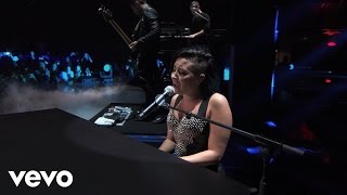 Demi Lovato - Skyscraper (Vevo Certified SuperFanFest)