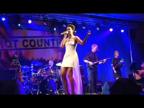 Lisa Mc Hugh  hillbilly girl