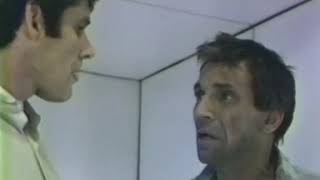 [問片] 問一部有角錐從脖子夾斷人頭的科幻片