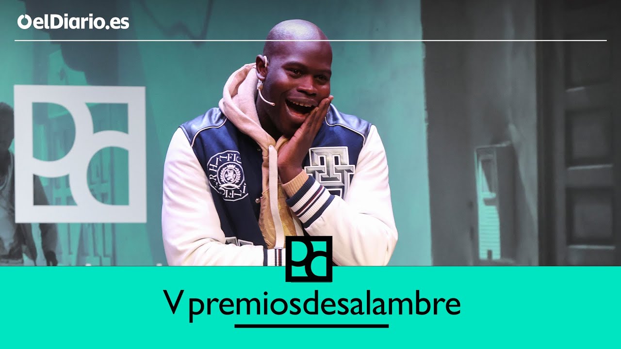 El humor ANTIRRACISTA de LAMINE THIOR en los V Premios Desalambre de elDiario.es