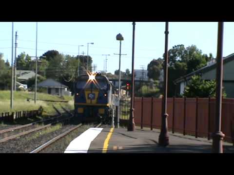 CFCLA Fl220 KL80 KL81 and Kl82 at the station