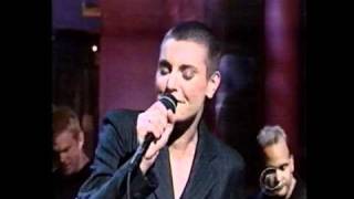 Sinéad O&#39;Connor singing No Man&#39;s Woman live in 2000
