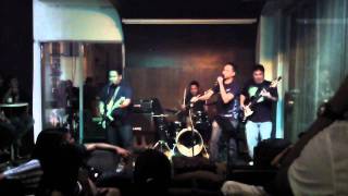 We Can Work It Out / Signs Medley (Tesla Cover) - Excerpts (v1.0) Band @ Capones, A-Venue