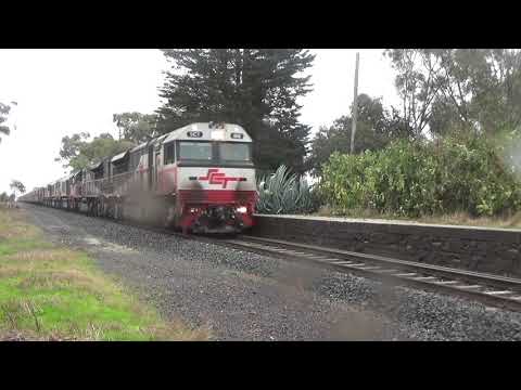SCT Horn Show! 2 Trains at Morrabool Train Station