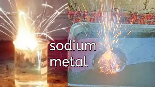 Sodium metal experiment in water (reacting) science, test