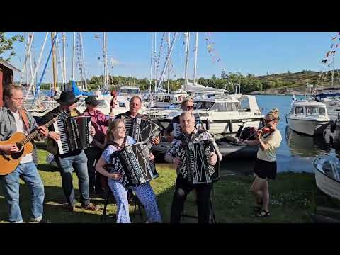 Lördagsvalsen Fredrik Hangasjärvi Aspö Spelmän Heidi Haapasaari🪗