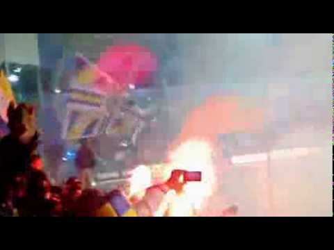 Show pe "Ilie Oana" . 10.000 mii de "gazari" la prezentarea lui Adrian Mutu !