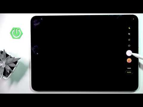 How do I activate the camera timer on the iPad Pro 11 (2025)?