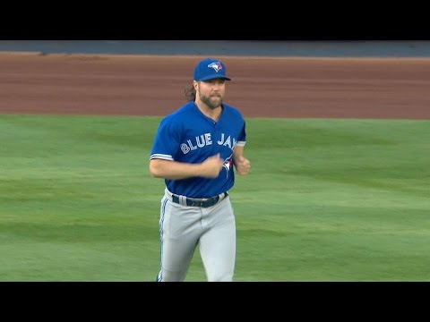 TOR@NYY: Dickey holds Yanks to one run over five