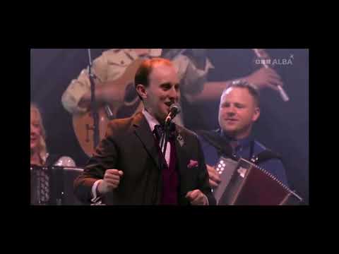 Ruairidh Gray + Fergie MacDonald MBE Tribute Band - Loch Maree