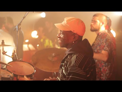 Newen Afrobeat feat Tony Allen - Upside Down / Live in Paris, 2015