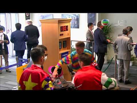 2020/21 (221) - Super Axiom (輗多福) - 史卓豐 (對手弱初出大熱輕鬆取勝) - 好玩福星於接近四百五十米處時失蹄並將騎師蔡明紹拋下