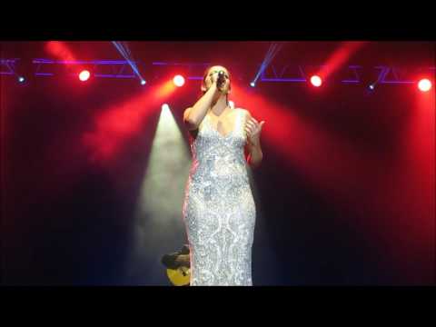 Sara Correia - "Só à noitinha" (Amadeu do Vale / Raul Ferrão e Frederico Valério)