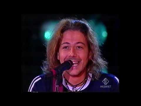 Simone - Il Mondo Che Non C'è (6 Puntata Del Festivalbar 2004 Lignano Sabbiadoro)