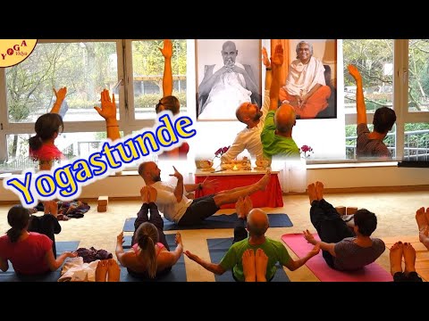 Yogastunde - Dynamik des Körpers - Kay Hadamietz - Yogakongress 2019