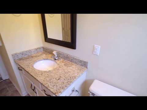 KC782 - Roxanne Court Apartments