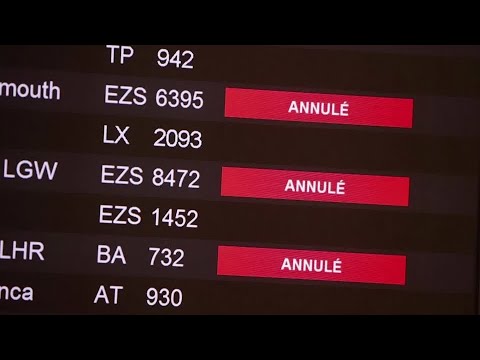 各國因新的COVID菌株而禁止南非班機飛行。 (Countries bar South Africa flights over new COVID strain)