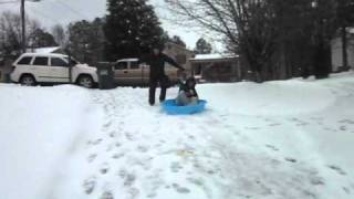 preview picture of video 'Missa and Renee snow day 2011'