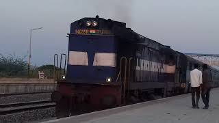 preview picture of video 'Karimnagar to kachiguda passenger train was passed at Metpally Station.'
