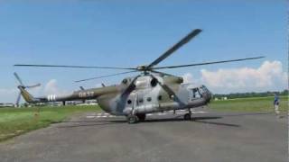 preview picture of video 'Mil Mi-17 zahřívání a vzlet Nymburk'
