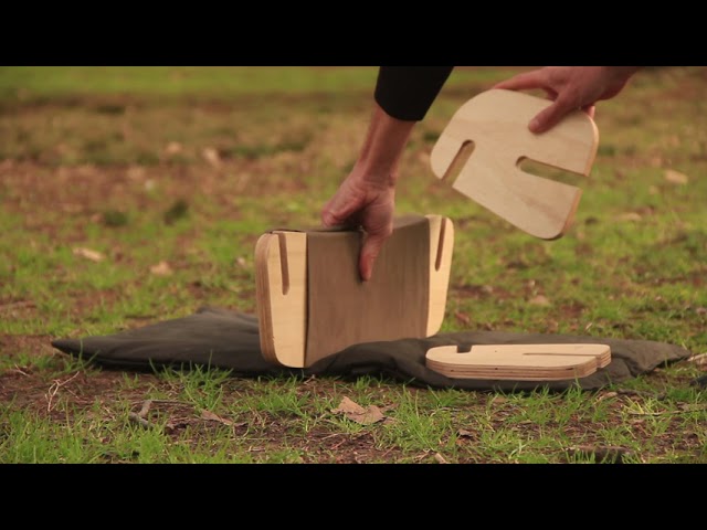 Vídeo relacionado con Banco De Meditación, Taburete De Meditación Portátil, Asiento Ergonómico En Ángulo Con Bordes Redondos, Ergonómico De Rodillas De Madera Ecológico Hecho A Mano, para Oración Sentada De Rodillas