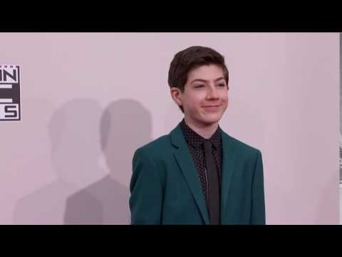 Mason Cook Fashion - AMAs 2016