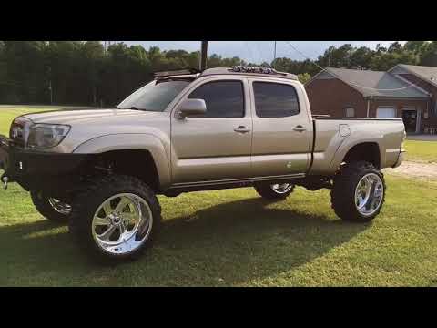 05 Tacoma 35" Boggers 22x14 Fuel Forged FF12