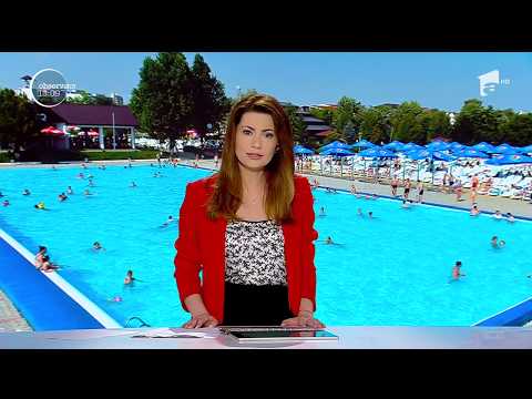 A pretins că vrea să le înveţe să înoate, în realitate în loc să le înveţe să plutească ...