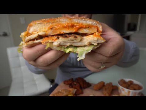 Hambúrguer triplo bondi do PORTO com molho HOT CHILI | global foodie desi