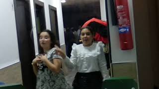 Bailando en la fiesta de la presentación