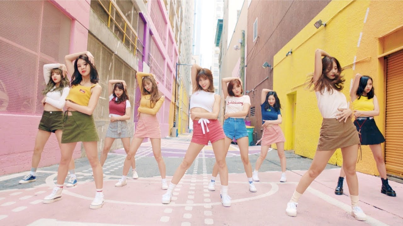 TWICE「LIKEY -Japanese ver.-」Music Video thumnail