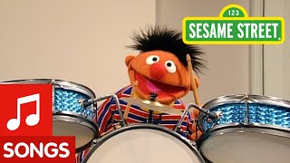 Sesame Street: Ernie Sings I Love My Room