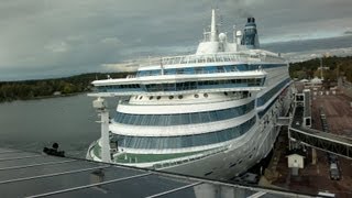 preview picture of video 'Silja Europa and Silja Galaxy in Mariehamn'