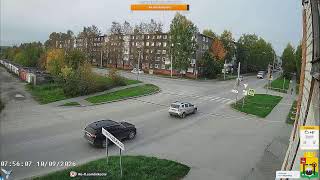 Камера Соликамск (Боровск), Россия, Пермский край / Сamera Solikamsk, Russia, feeder and AI Chatbot live webcam