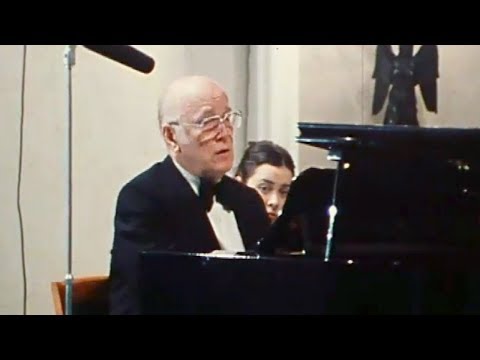 Sviatoslav Richter plays Tchaikovsky - The Seasons - I. January (Moscow, 1982)