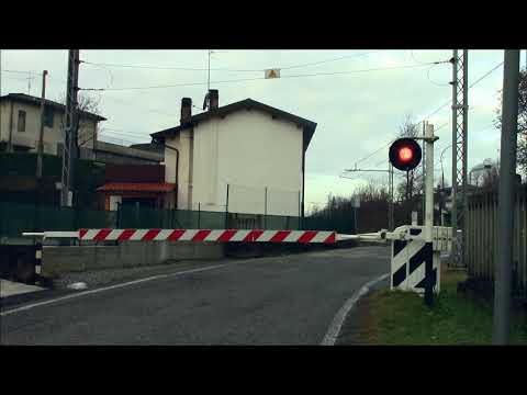 Terno D' Isola (I) Passaggio a Livello // Level crossing //