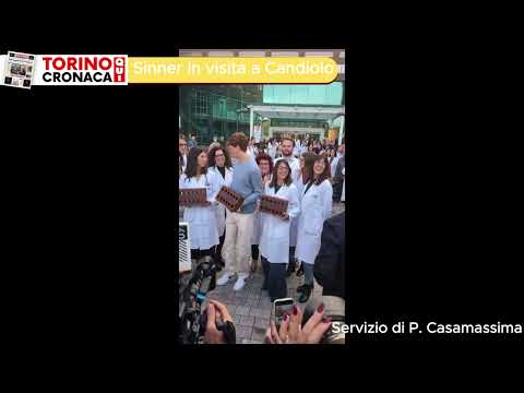 Sinner a Candiolo, il numero 1 al mondo scende in campo con medici e infermieri