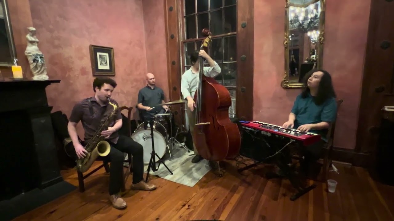 Promotional video thumbnail 2 for The Crettet Quartet
