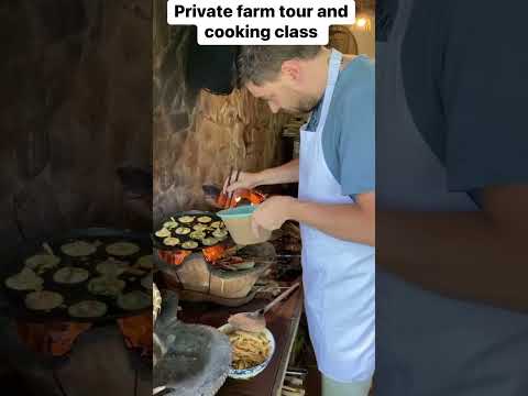 Um chef holandês estava interessado em aprender a preparar a culinária local. #cookingclass