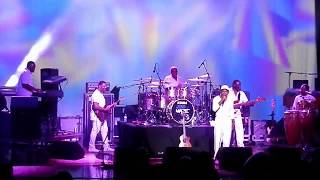 Maze ft. Frankie Beverly - &quot;Running Away&quot; (LIVE)
