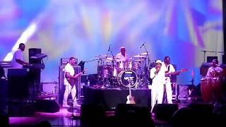 Maze ft. Frankie Beverly - &quot;Running Away&quot; (LIVE)