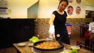 preview picture of video 'Malaysia Johor Batu Pahat BP Restoran Korean Uncle Jang Dak Galbi Chun Cheon Restaurant Celestine Se'